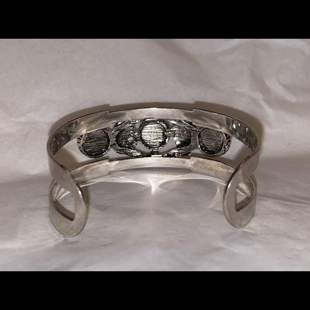 Two cuff bracelets - Picture 2 of 8